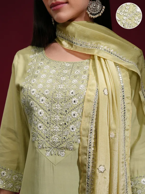 Vishudh Women Green Kurta With Palazzos And Dupatta