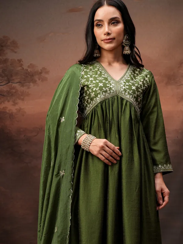 Vishudh Women Green Embroidered Kurta With Palazzo And Dupatta