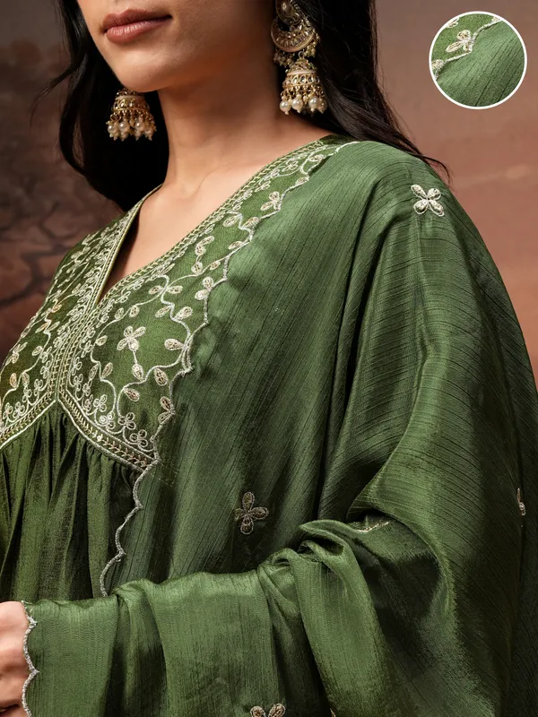 Vishudh Women Green Embroidered Kurta With Palazzo And Dupatta