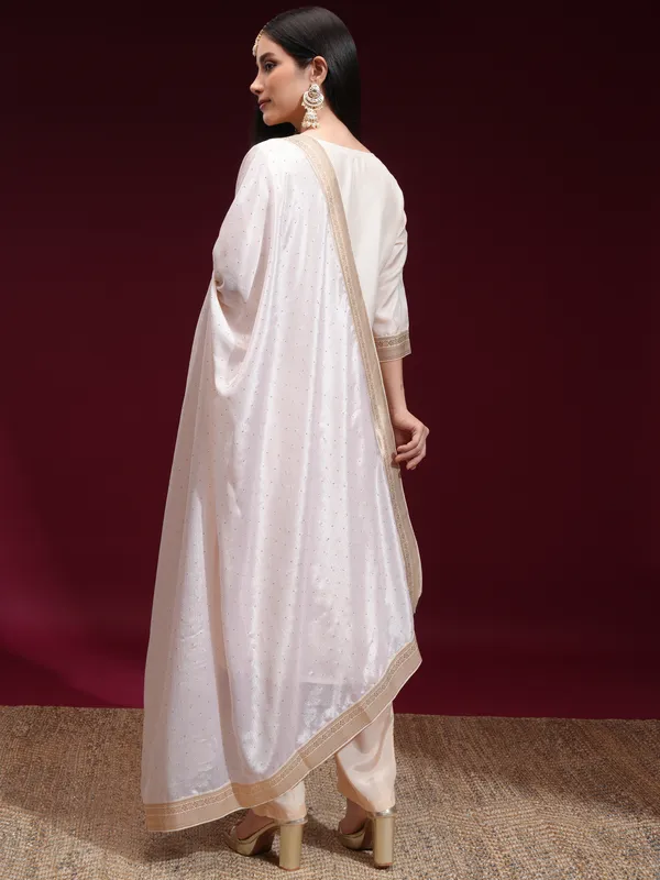 Vishudh Women Off White Printed Kurta With Palazzo And Dupatta