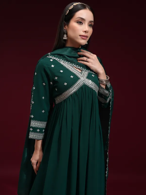 Vishudh Women Green Embroidered Kurta With Trouser And Dupatta