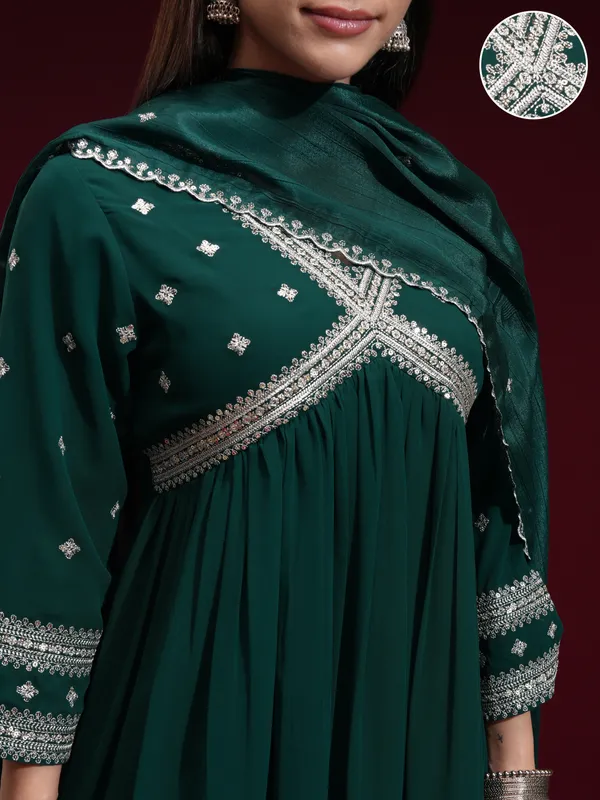 Vishudh Women Green Embroidered Kurta With Trouser And Dupatta