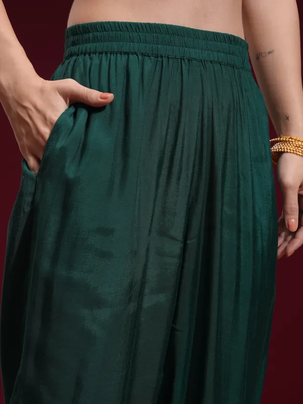 Vishudh Women Green Embroidered Kurta With Trouser And Dupatta