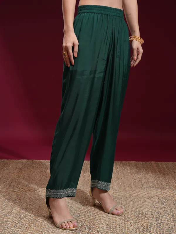 Vishudh Women Green Embroidered Kurta With Trouser And Dupatta