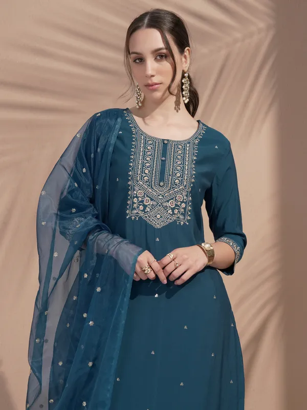 Women Kurta With Trouser And Dupatta