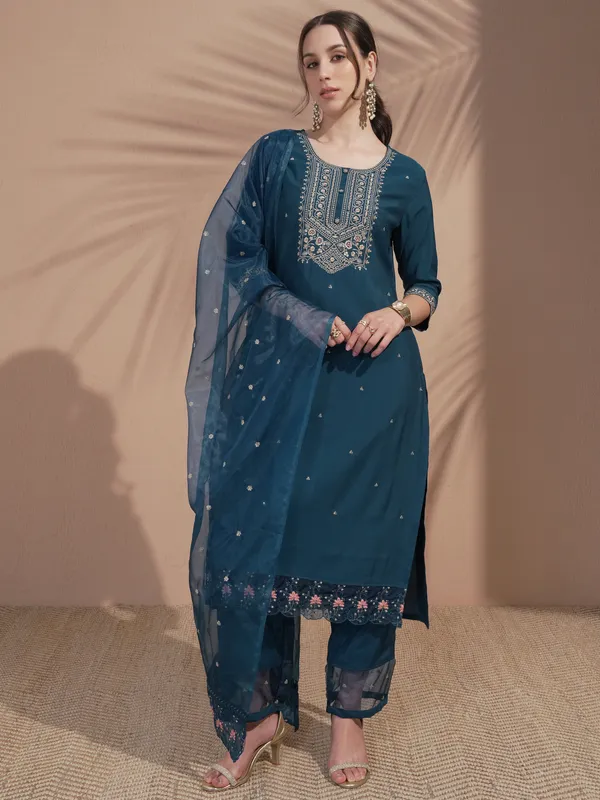 Women Kurta With Trouser And Dupatta