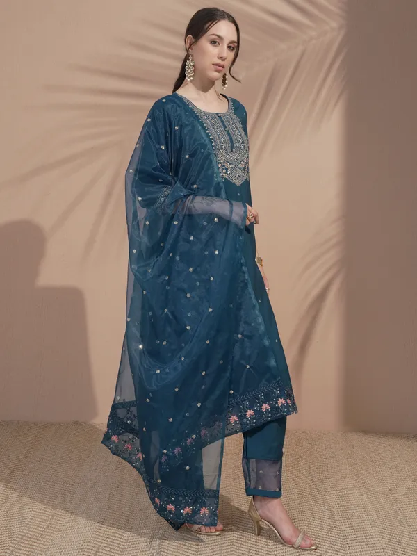 Women Kurta With Trouser And Dupatta