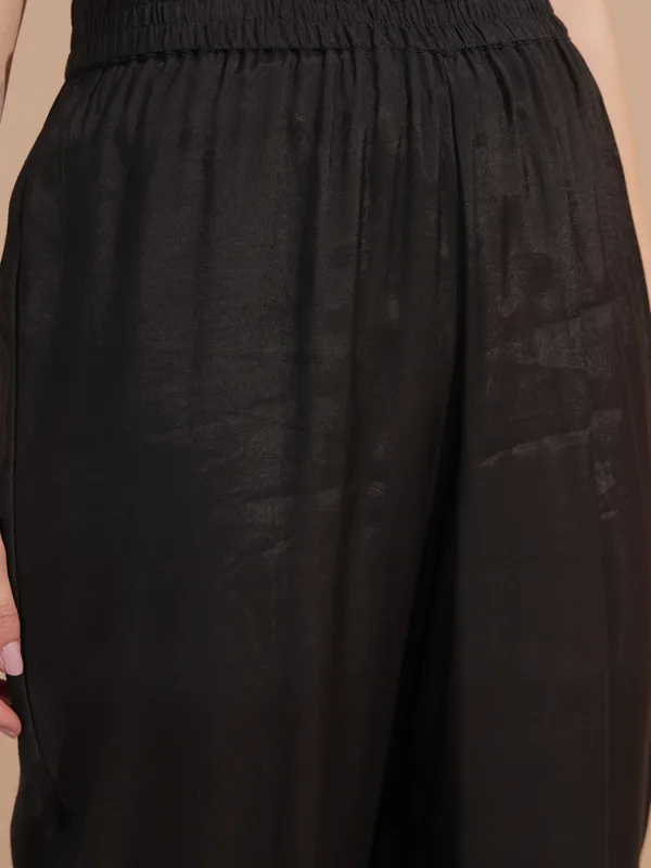 Vishudh Women Black Printed Kurta With Trouser And Dupatta