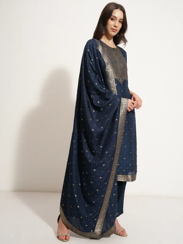 Women Kurta With Trouser And Dupatta