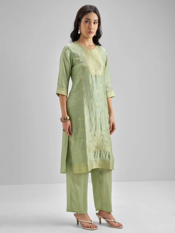 Vishudh Women Green Embroidered Kurta With Trouser And Dupatta
