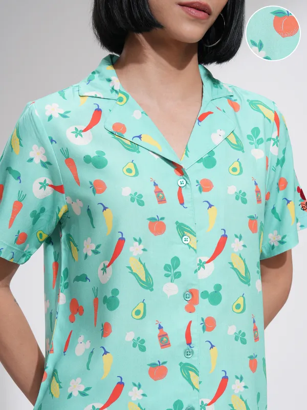 Disney By Tokyo Talkies Women Green Mickey Mouse Shirt With Short
