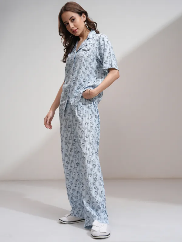 Disney By Tokyo Talkies Women Blue Mickey Mouse Shirt With Palazzos