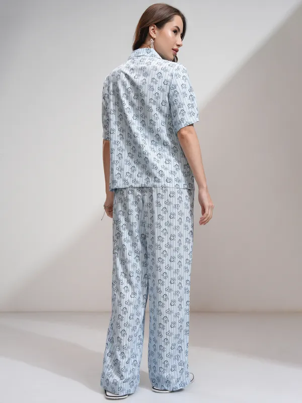 Disney By Tokyo Talkies Women Blue Mickey Mouse Shirt With Palazzos