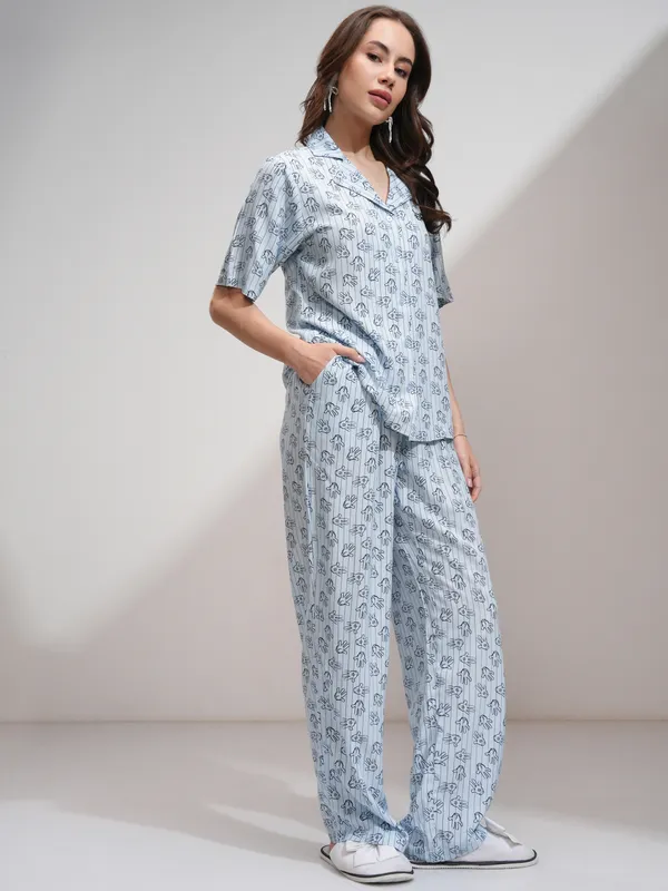 Disney By Tokyo Talkies Women Blue Mickey Mouse Shirt With Palazzos