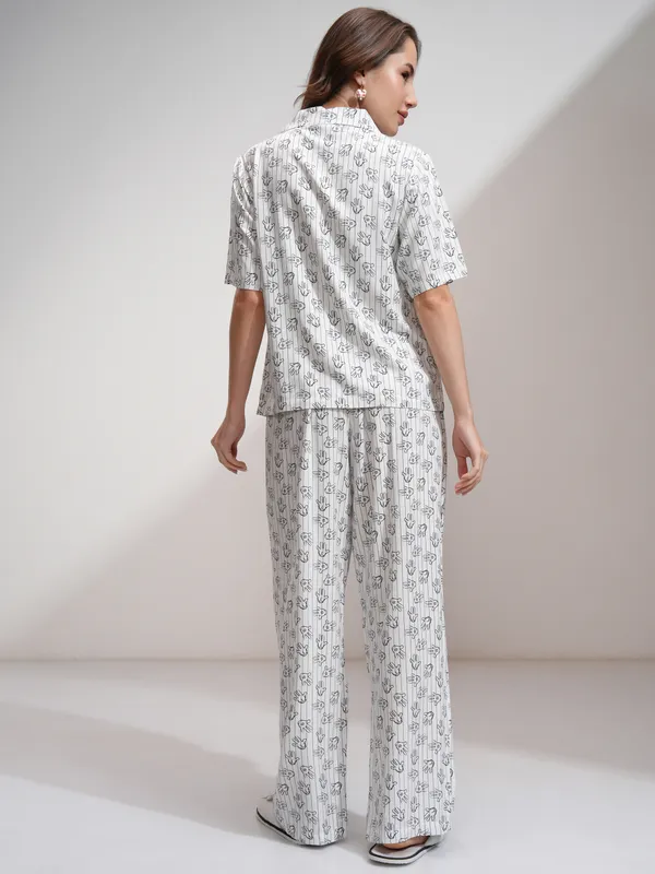 Disney By Tokyo Talkies Women White Mickey Mouse Shirt With Palazzos