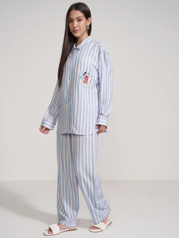 Disney By Tokyo Talkies Women Blue Mickey Mouse Shirt With Trouser