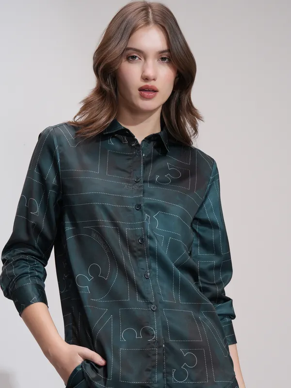 Disney By Tokyo Talkies Women Blue Mickey Mouse Shirt With Trouser