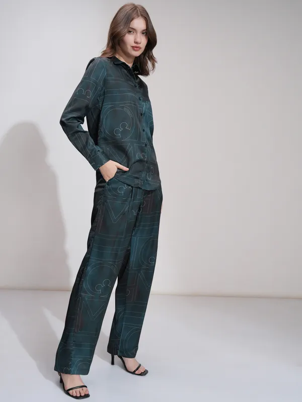 Disney By Tokyo Talkies Women Blue Mickey Mouse Shirt With Trouser