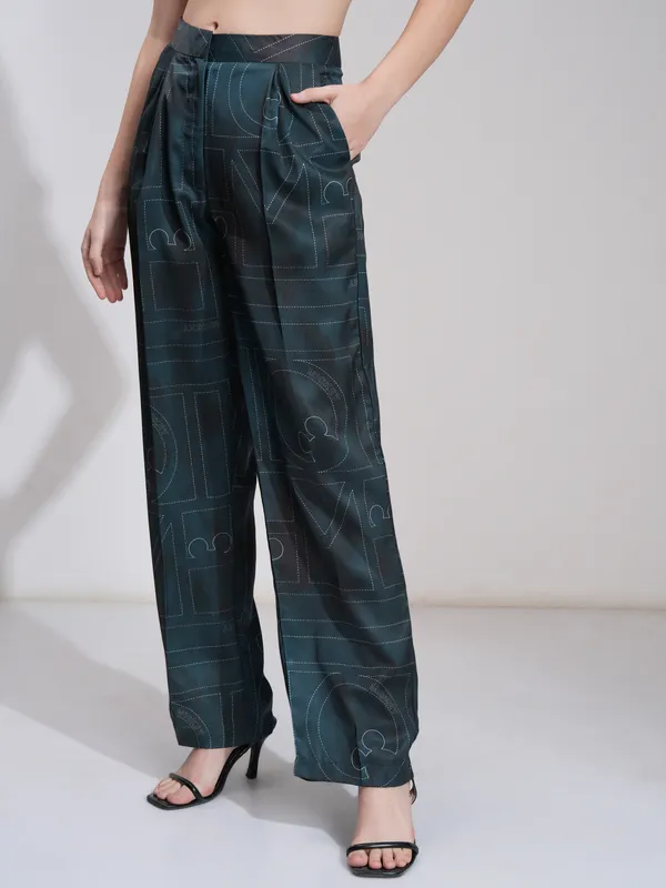 Disney By Tokyo Talkies Women Blue Mickey Mouse Shirt With Trouser