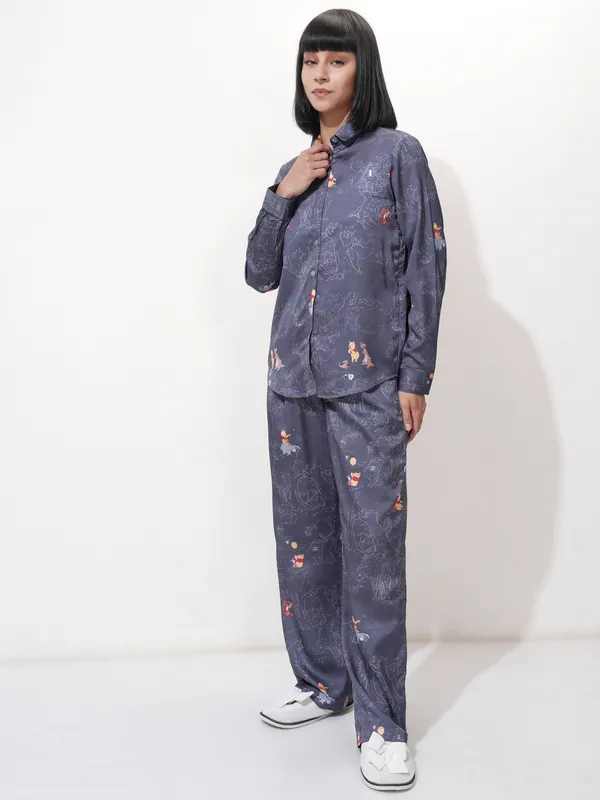 Disney By Tokyo Talkies Women Navy Blue Winnie The Pooh Shirt With Trousers Co-Ords