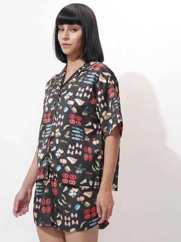 Disney By Tokyo Talkies Women Black Minnie Mouse Shirt With Short