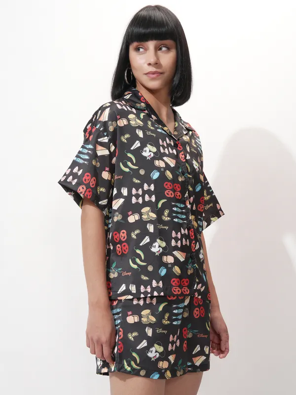 Disney By Tokyo Talkies Women Black Minnie Mouse Shirt With Short