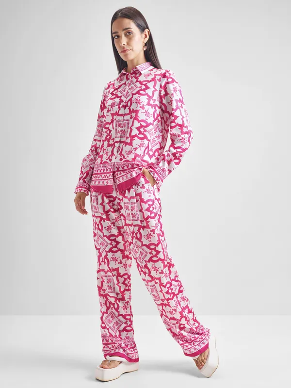 Disney By Tokyo Talkies Women Pink Mickey Mouse Shirt With Trouser Co-Ords