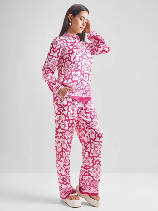 Disney By Tokyo Talkies Women Pink Mickey Mouse Shirt With Trouser Co-Ords