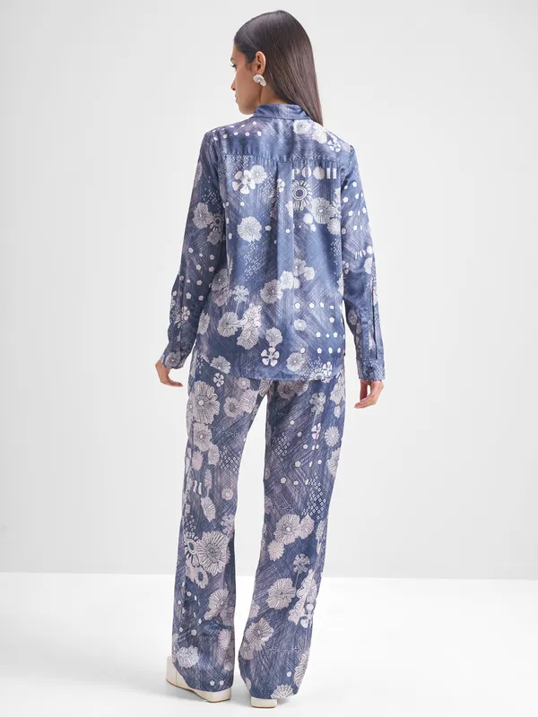 Disney By Tokyo Talkies Women Navy Blue Winnie The Pooh Shirt With Trouser Co-Ords