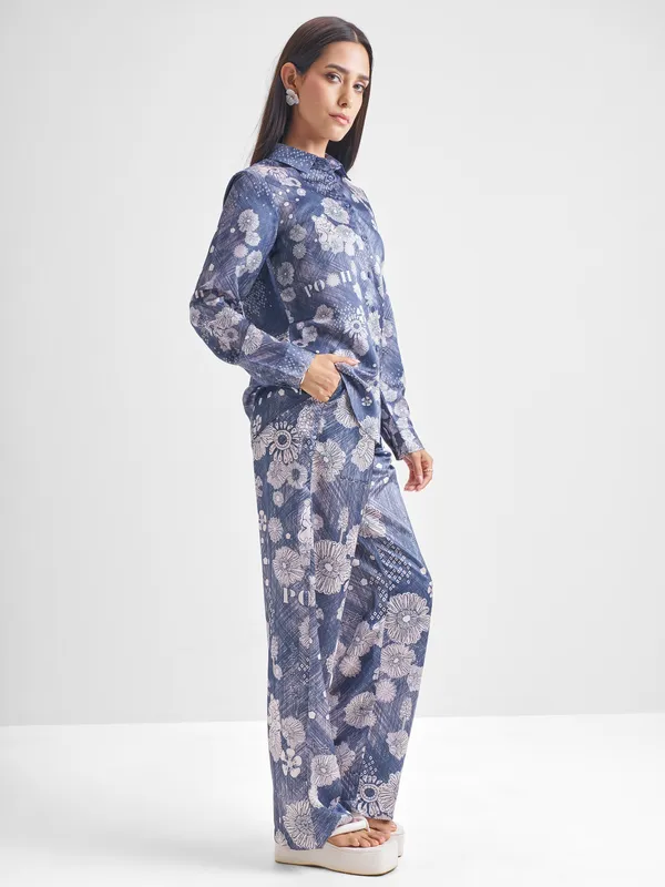 Disney By Tokyo Talkies Women Navy Blue Winnie The Pooh Shirt With Trouser Co-Ords