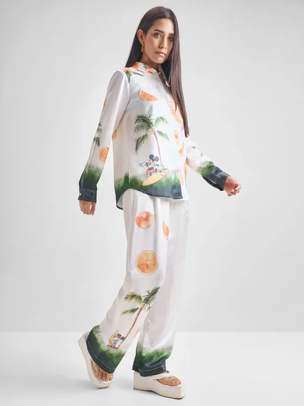 Disney By Tokyo Talkies Women White Mickey Mouse Shirt With Trouser Co-Ords