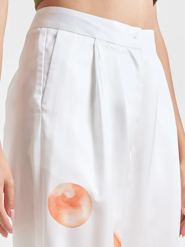 Disney By Tokyo Talkies Women White Mickey Mouse Shirt With Trouser Co-Ords