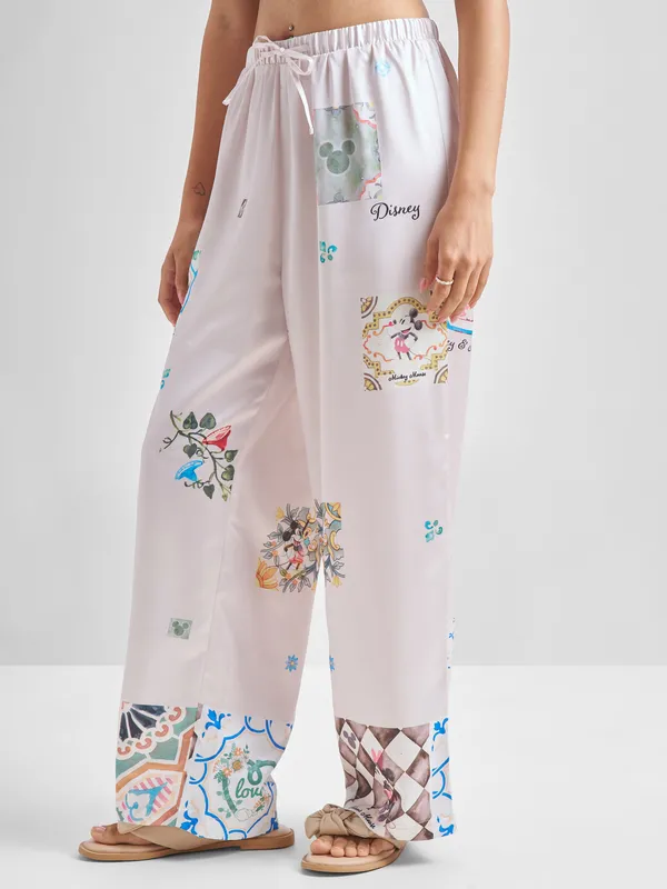 Disney By Tokyo Talkies Women Off White Mickey Mouse Shirt With Trouser Co-Ords