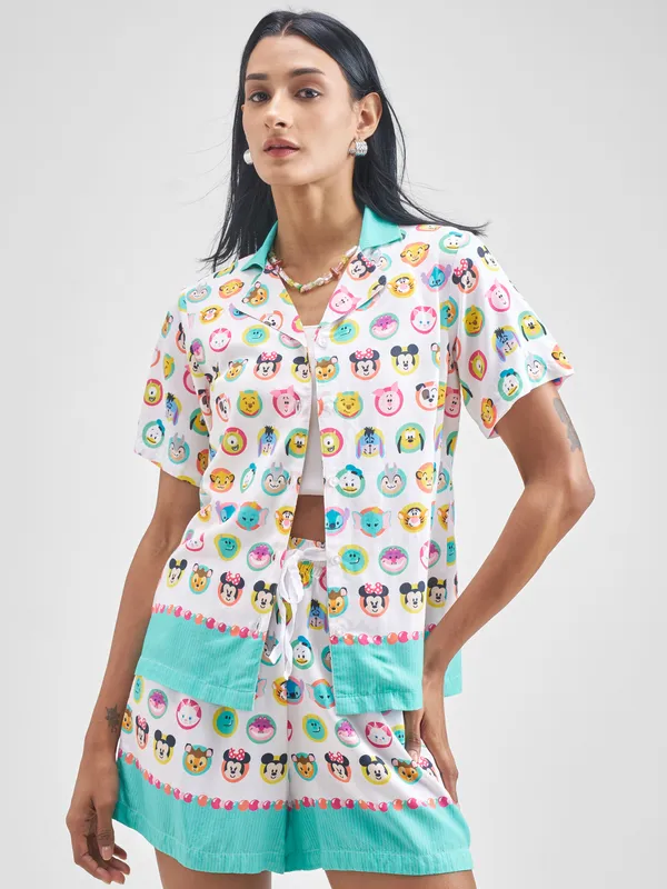 Disney By Tokyo Talkies Women White Disney Characters Shirt With Shorts Co-Ords