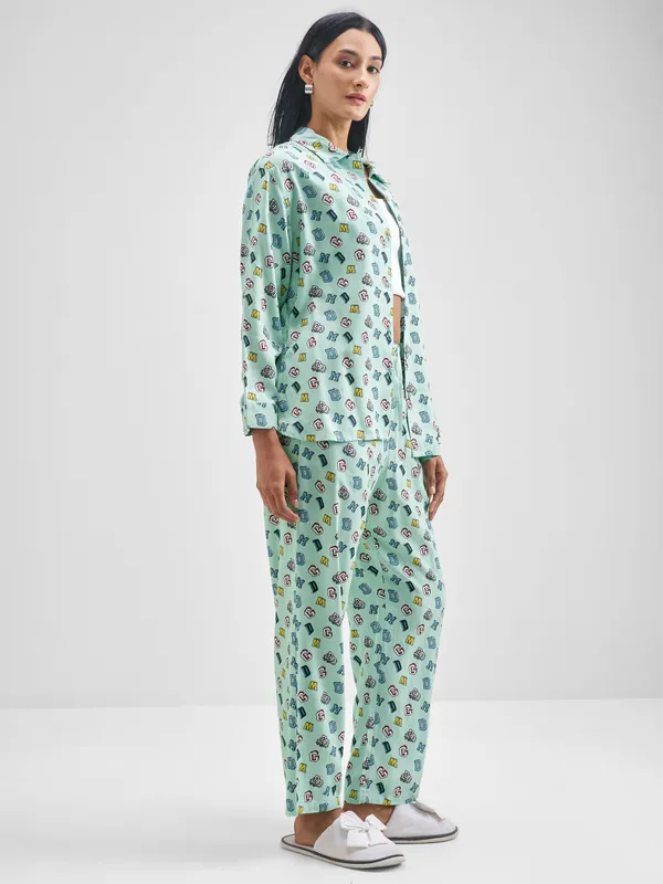 Disney By Tokyo Talkies Women Green Donald Duck Shirt With Trouser Co-Ords