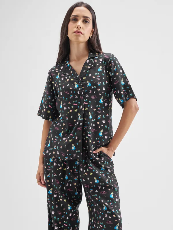 Disney By Tokyo Talkies Women Black Alice Shirt With Trouser Co-Ords