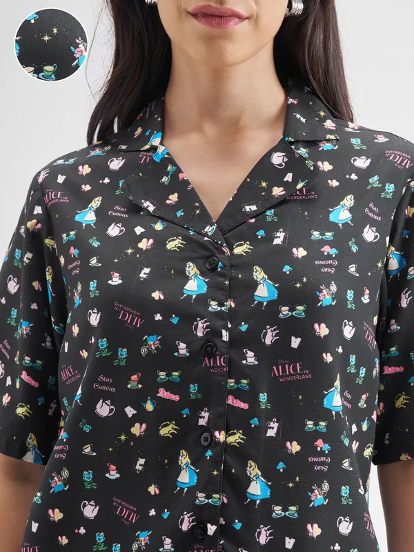 Disney By Tokyo Talkies Women Black Alice Shirt With Trouser Co-Ords