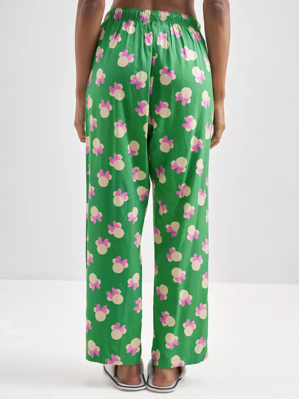 Disney By Tokyo Talkies Women Green Minnie Mouse Printed Regular Fit Regular Trouser