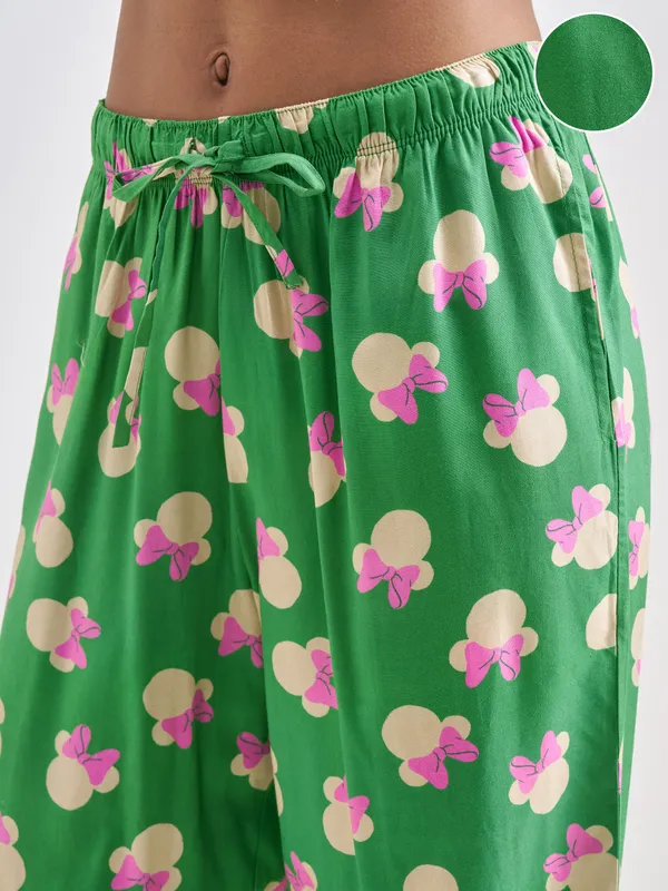 Disney By Tokyo Talkies Women Green Minnie Mouse Printed Regular Fit Regular Trouser