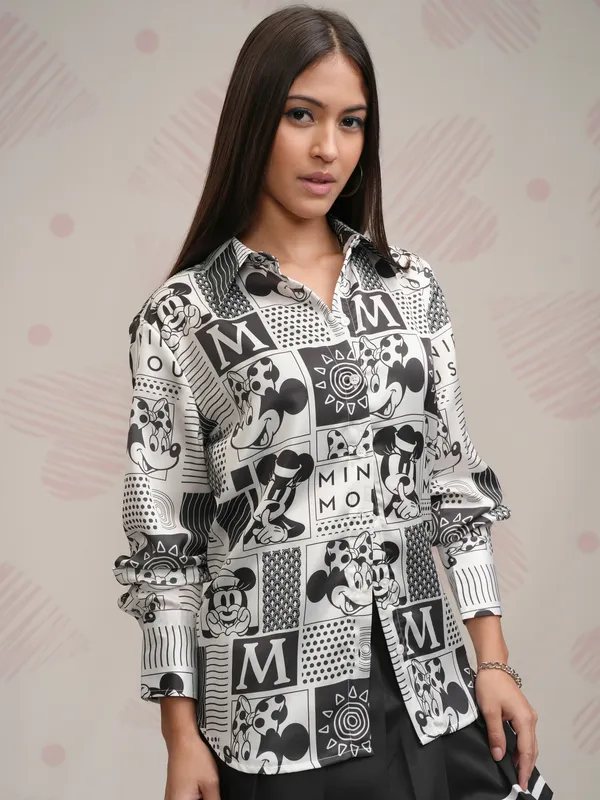 Disney By Tokyo Talkies Women White Minnie Mouse Printed Casual Shirt