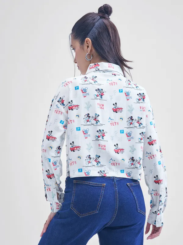 Disney By Tokyo Talkies Women White Mickey And Minnie Mouse Printed casual shirts