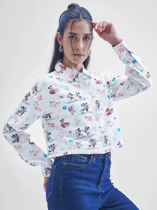 Disney By Tokyo Talkies Women White Mickey And Minnie Mouse Printed casual shirts