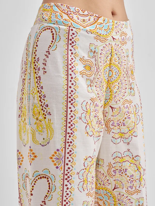 Chic By Tokyo Talkies Women Multi Blazer With Trouser Co-Ords