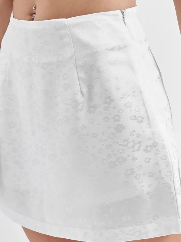 Chic By Tokyo Talkies Women White Coat With Skirt Co-Ords