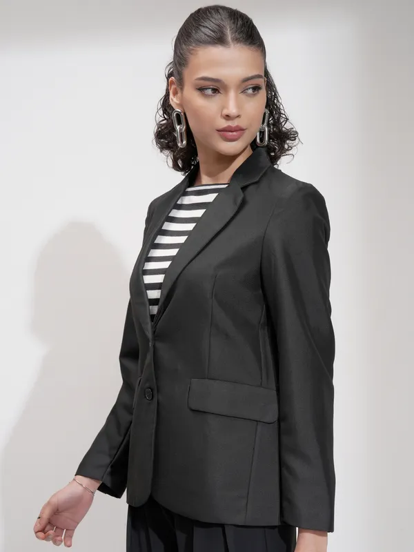 Solid Regular Fit Blazer