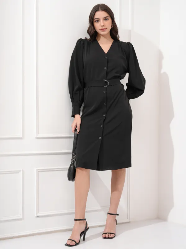 Tokyo Talkies Women Black Solid Shift Dress