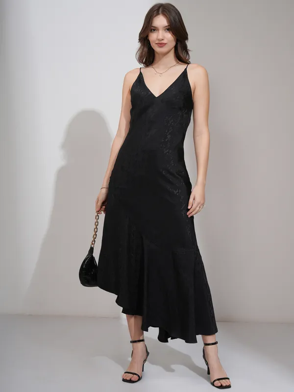 Tokyo Talkies Women Black Self Design Maxi Dress