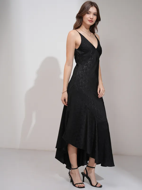 Tokyo Talkies Women Black Self Design Maxi Dress