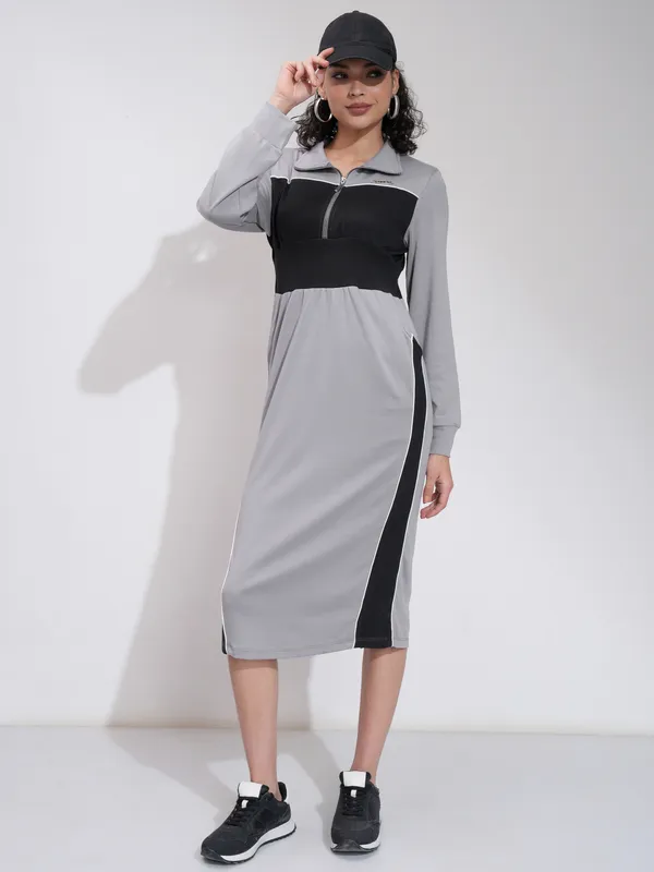 Tokyo Talkies Women Grey Solid Bodycon Dress