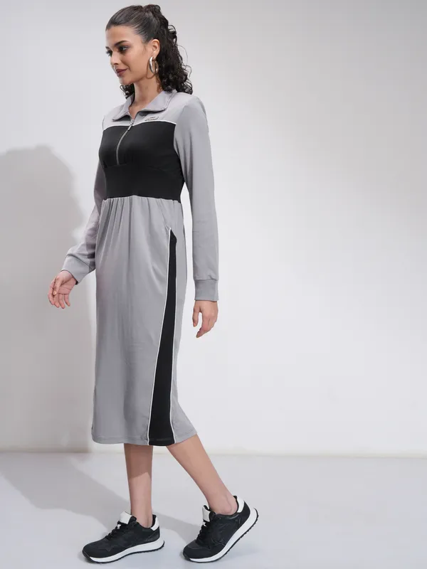 Tokyo Talkies Women Grey Solid Bodycon Dress